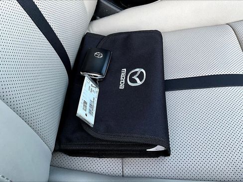 Used 2025 MAZDA CX-70 Plug-In Hybrid w/ Premium Pkg image 14