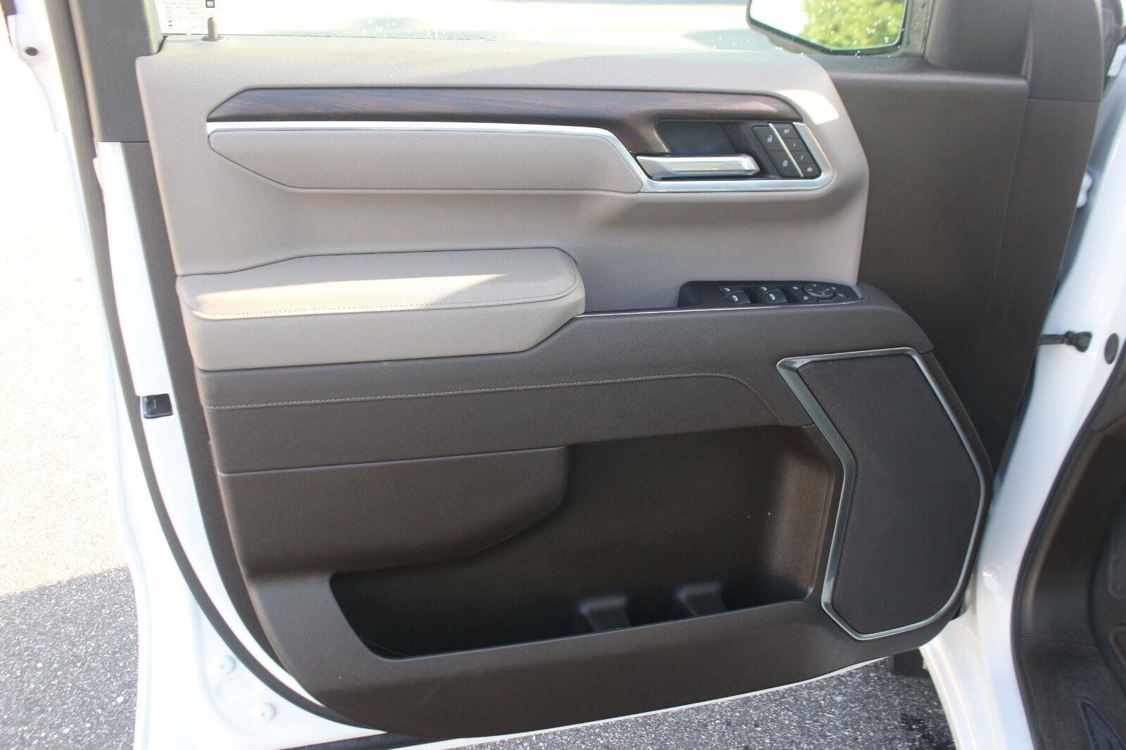 Used 2025 GMC Sierra 1500 SLT AWD/4WD image 14