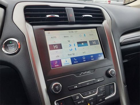 Used 2020 Ford Fusion SE image 26