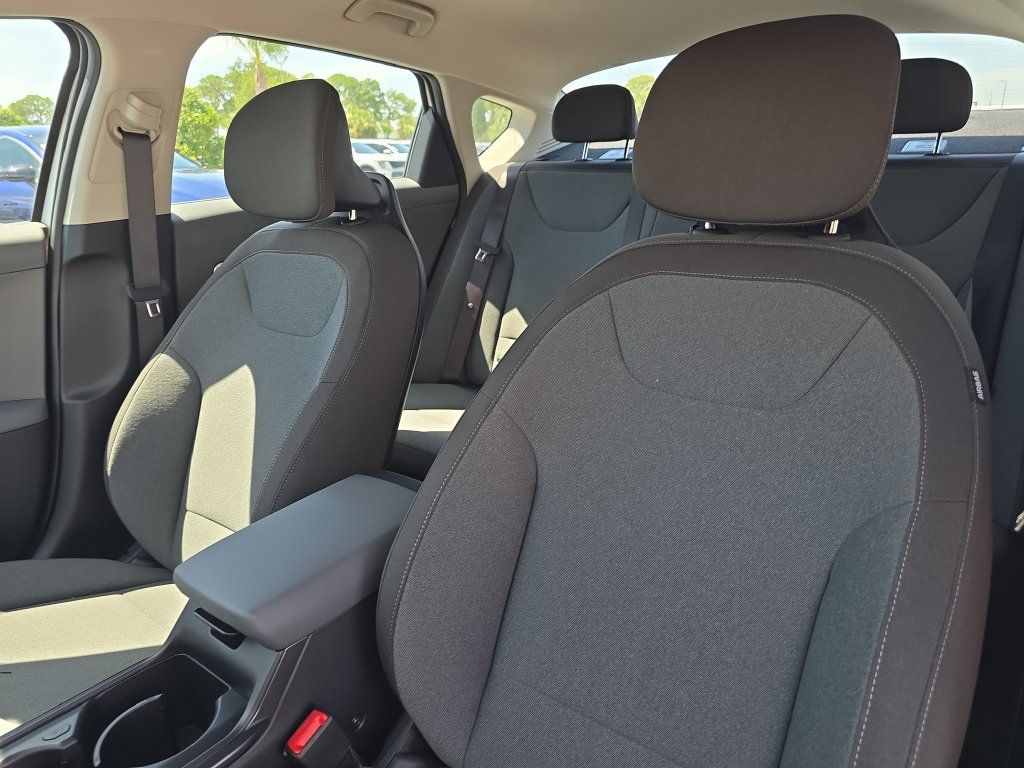 New 2026 Kia K4 FWD image 21
