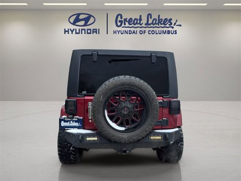 Used 2012 Jeep Wrangler Unlimited Sahara image 4