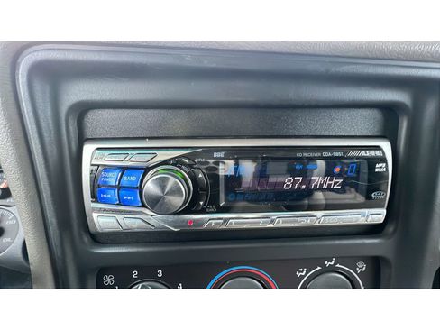 Used 2002 Chevrolet Tahoe LS w/ 3rd Row Seat Pkg image 18