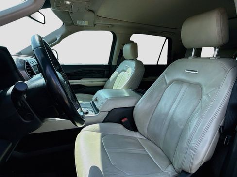 Used 2019 Ford Expedition Platinum AWD/4WD image 11