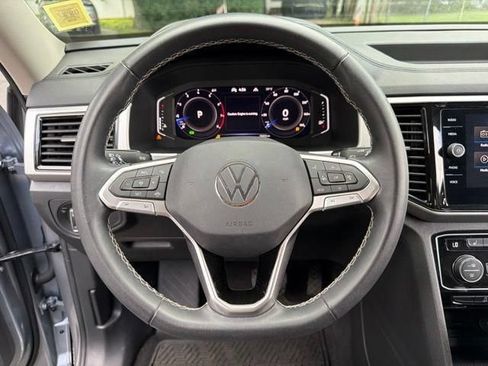 Used 2023 Volkswagen Atlas SE AWD/4WD image 32
