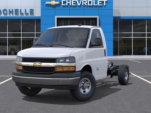 New 2025 Chevrolet Express 3500 w/ Power Convenience Package RWD image 6