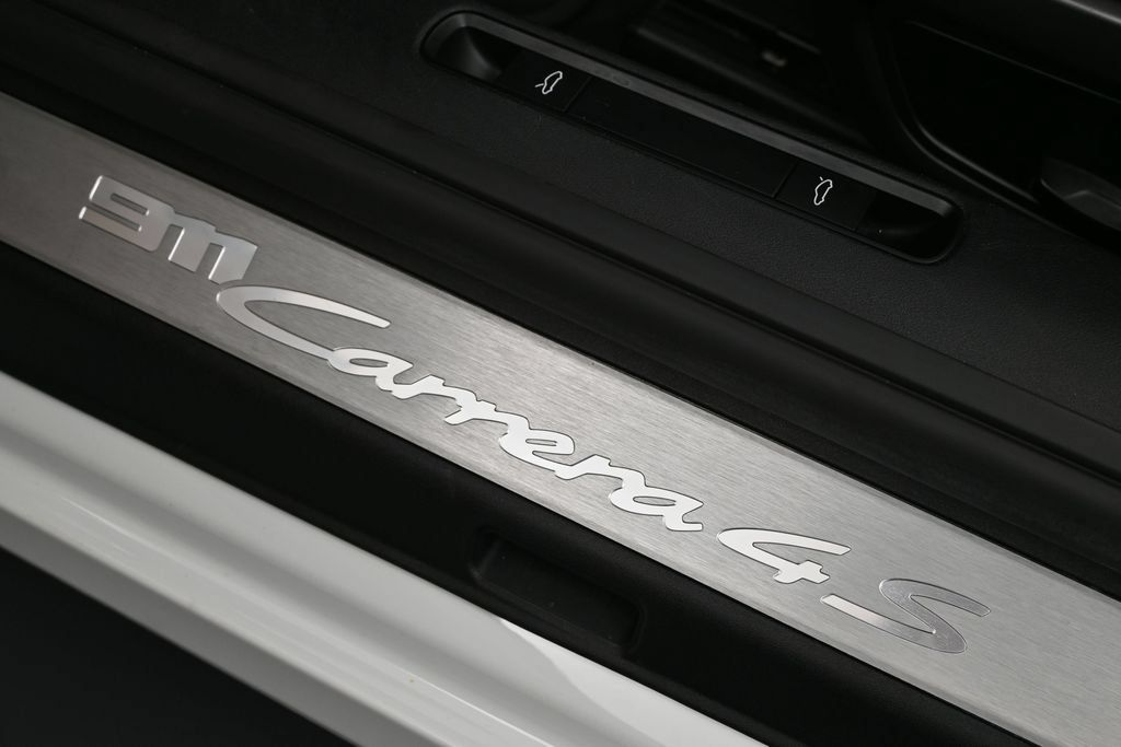 Certified 2020 Porsche 911 Carrera 4S AWD/4WD image 33