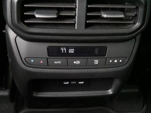 Used 2025 Honda Pilot EX-L image 15