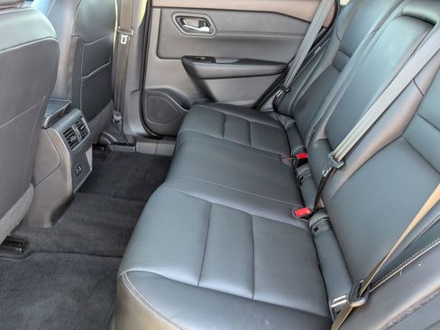 Used 2023 Nissan Rogue SL image 13