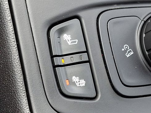 Used 2019 GMC Terrain SLE w/ Driver Convenience Package AWD/4WD image 25