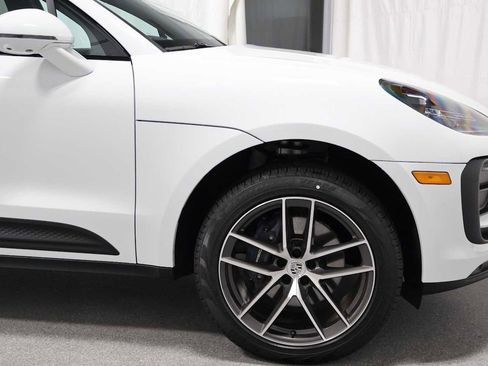 Used 2026 Porsche Macan AWD/4WD image 11