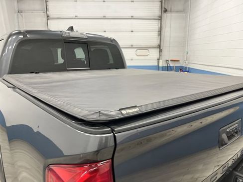 Used 2020 Toyota Tacoma SR5 image 33