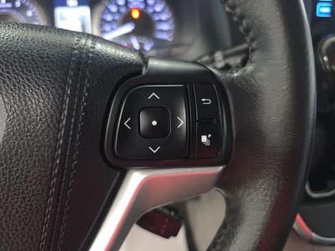 Used 2017 Toyota Sienna XLE Premium AWD/4WD image 16