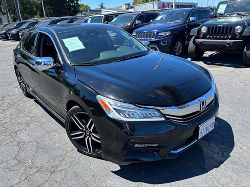 Used 2016 Honda Accord Touring image 2