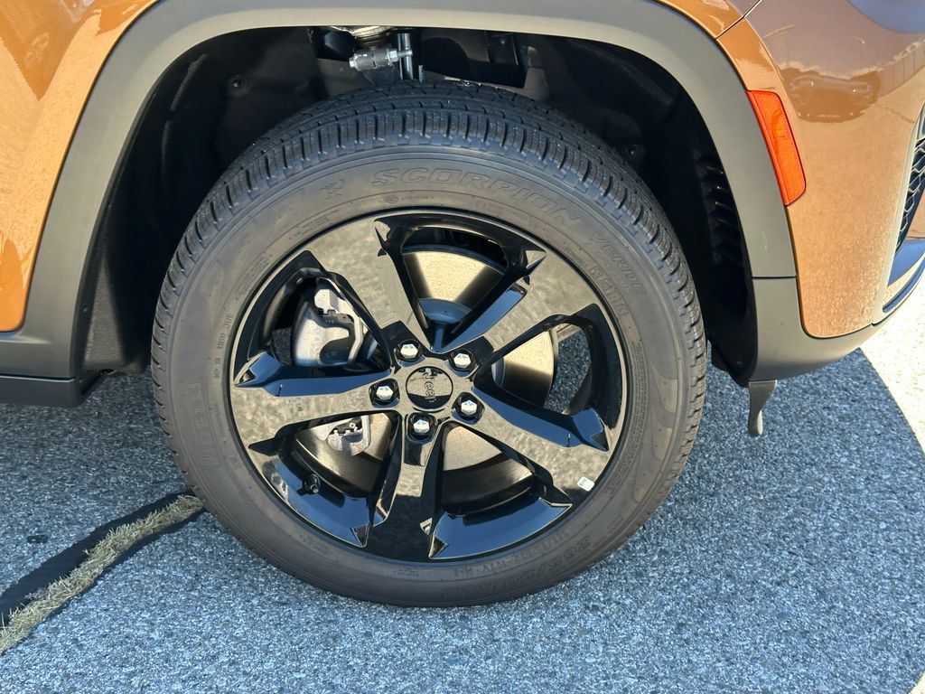 New 2026 Jeep Grand Cherokee L Limited w/ Limited Altitude Package RWD image 13