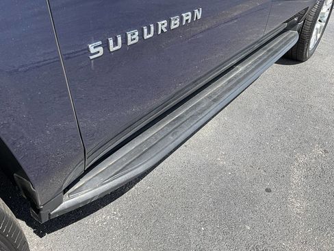 Used 2019 Chevrolet Suburban LT image 20