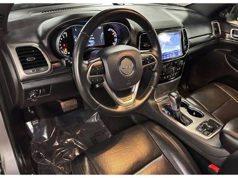 Used 2019 Jeep Grand Cherokee Limited w/ Luxury Group II image 18