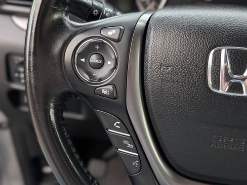 Used 2017 Honda Ridgeline RTL-T image 18