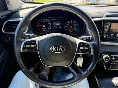 Used 2019 Kia Sorento S image 15