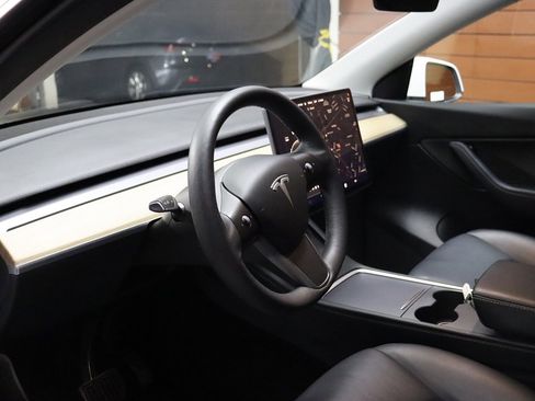 Used 2021 Tesla Model Y Long Range image 29