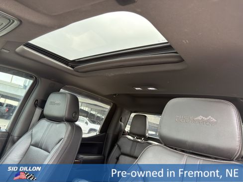 Used 2021 Chevrolet Silverado 1500 High Country w/ Technology Package image 18