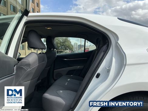 Used 2024 Toyota Camry LE image 10