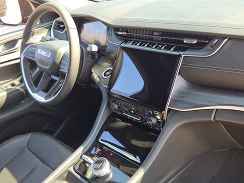 New 2025 Jeep Grand Cherokee L Limited image 6