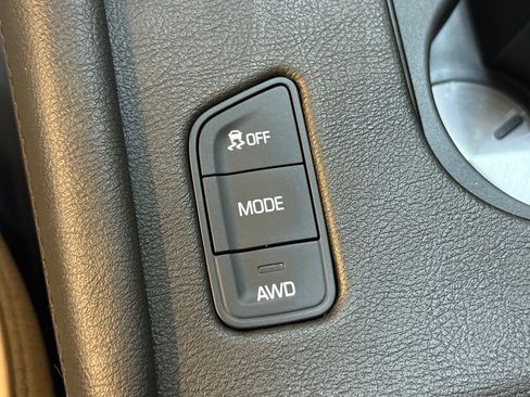 Used 2018 Cadillac XT5 Platinum w/ Driver Assist Package image 33