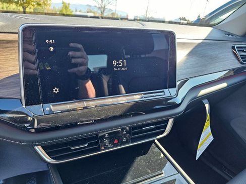 New 2025 Volkswagen Atlas SEL image 36