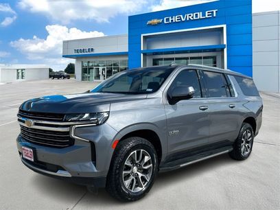 Used 2022 Chevrolet Suburban LT w/ Luxury Package