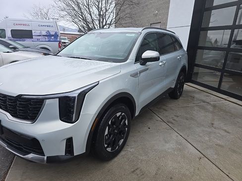 New 2026 Kia Sorento S image 3