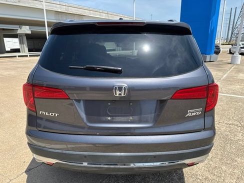 Used 2017 Honda Pilot Touring image 3