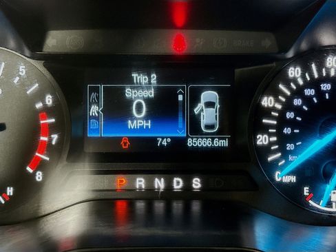 Used 2020 Ford Edge SE image 16