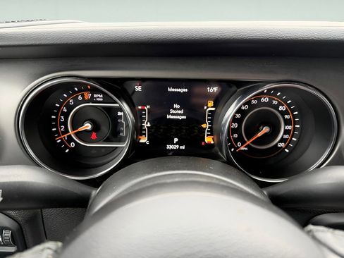 Used 2022 Jeep Gladiator Willys image 26