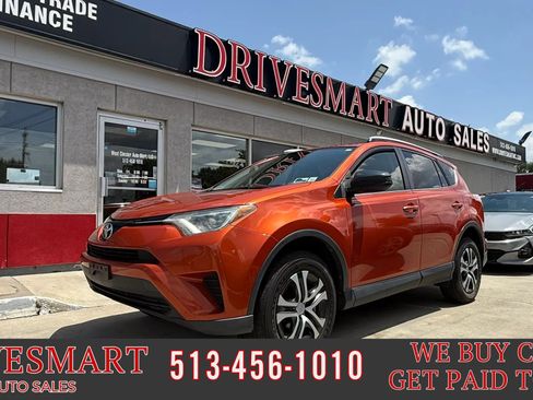 Used 2016 Toyota RAV4 LE AWD/4WD image 1