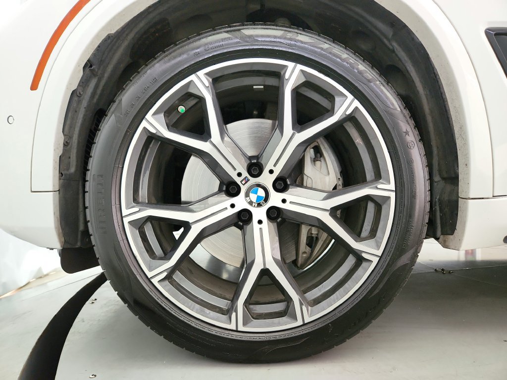 Used 2019 BMW X5 xDrive50i w/ M Sport Package AWD/4WD image 39