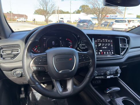 Used 2023 Dodge Durango SXT image 12