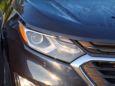 Used 2020 Chevrolet Equinox LS w/ LS Convenience Package FWD image 7