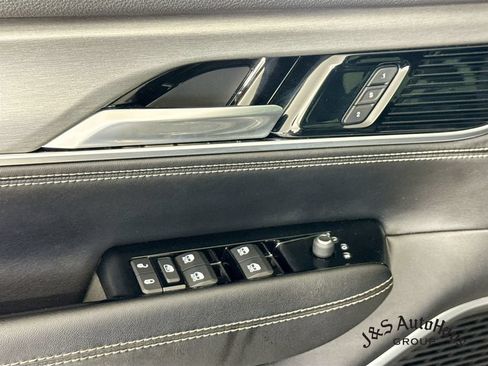 Used 2023 Jeep Wagoneer Series II AWD/4WD image 24