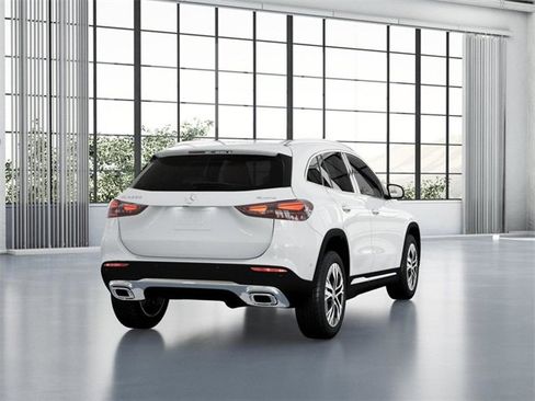 New 2025 Mercedes-Benz GLA 250 4MATIC image 23
