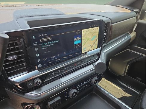 Certified 2025 Chevrolet Silverado 2500 High Country w/ Technology Package AWD/4WD image 7