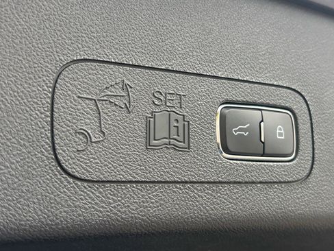 Used 2025 Lincoln Aviator Reserve w/ Equipment Group 201A image 21