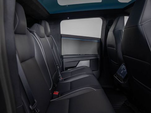 Used 2024 Tesla Cybertruck AWD Crew Cab image 22