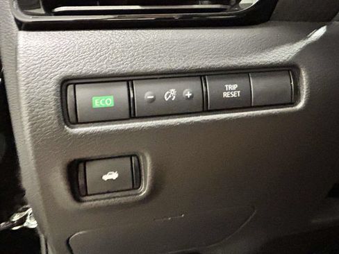 Used 2025 Nissan Sentra SV w/ Trunk Package FWD image 20