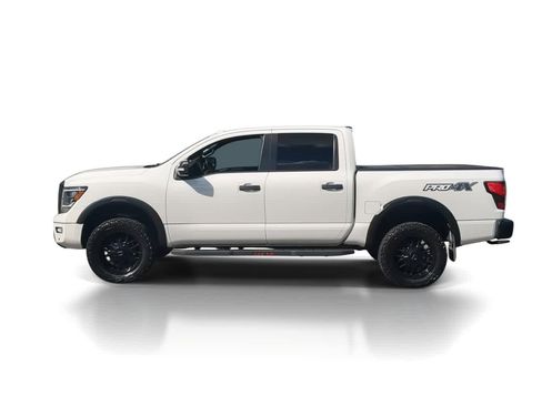 Used 2020 Nissan Titan PRO-4X w/ Pro-4x Convenience Package image 5