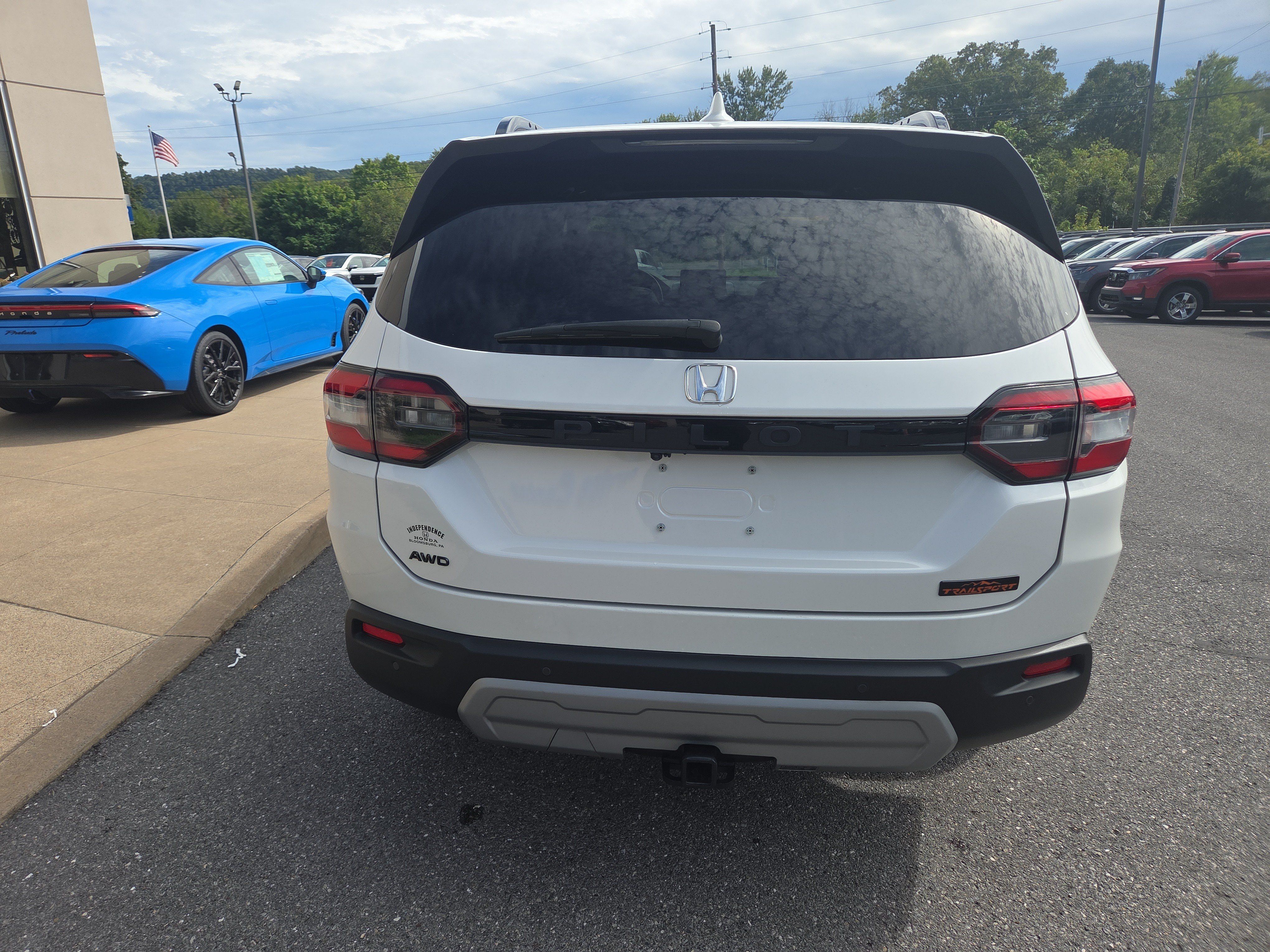 Used 2024 Honda Pilot TrailSport image 4