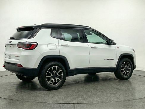 Used 2025 Jeep Compass Trailhawk w/ Trailer Tow Group image 9