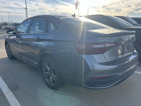 Used 2024 Volkswagen Jetta SE image 8