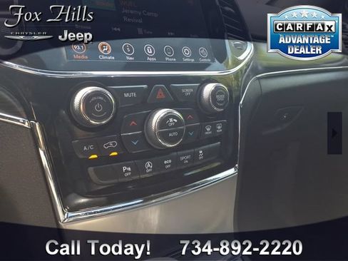 Used 2020 Jeep Grand Cherokee Limited AWD/4WD image 22