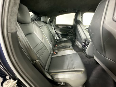Used 2023 Porsche Cayenne Turbo GT AWD/4WD image 41