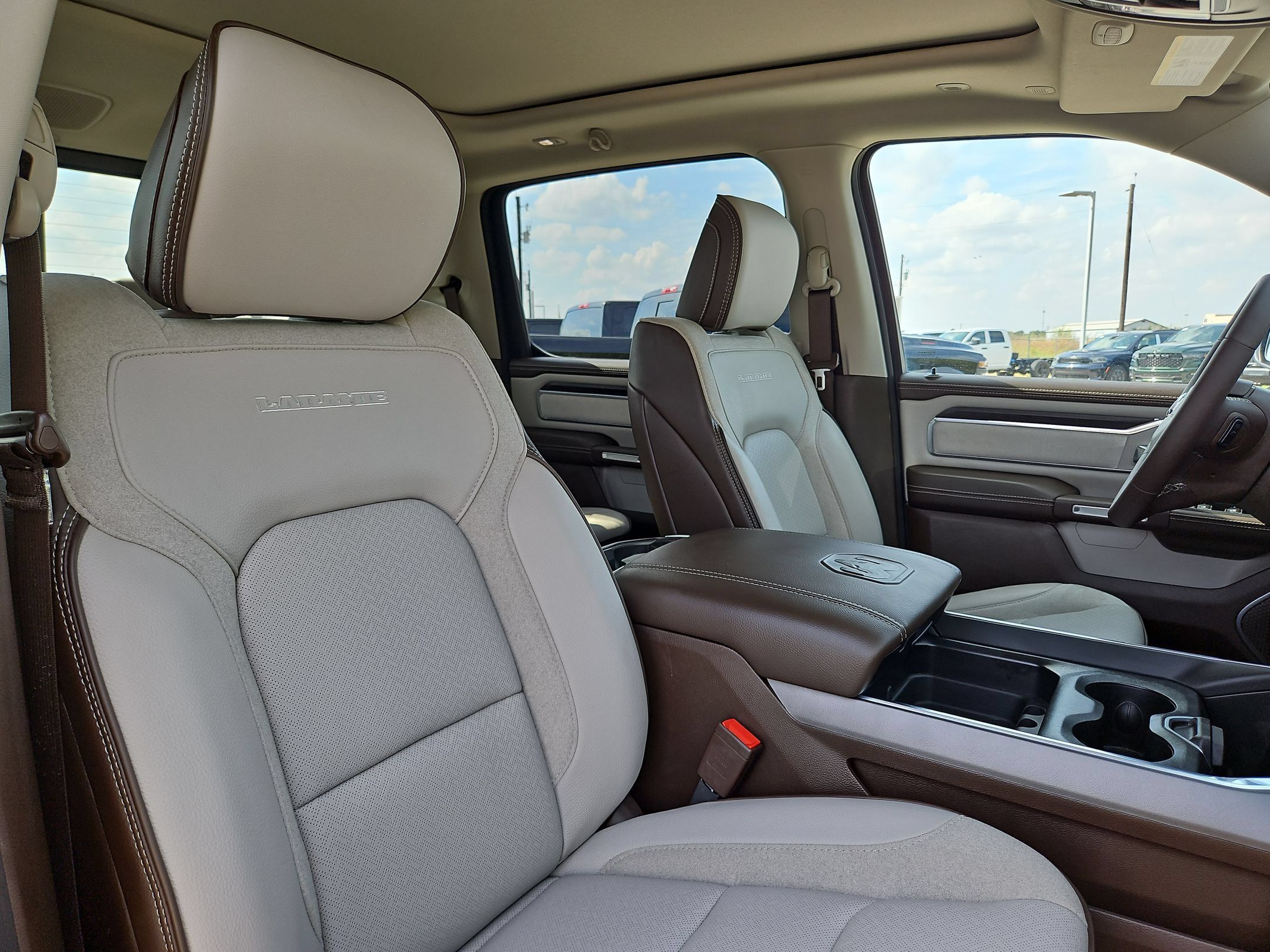 Used 2025 RAM 1500 Laramie w/ Laramie Southwest Edition AWD/4WD image 30